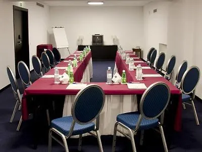 فندق في آي بي إكزكيوتف سالدانيا Lisboa 4*,